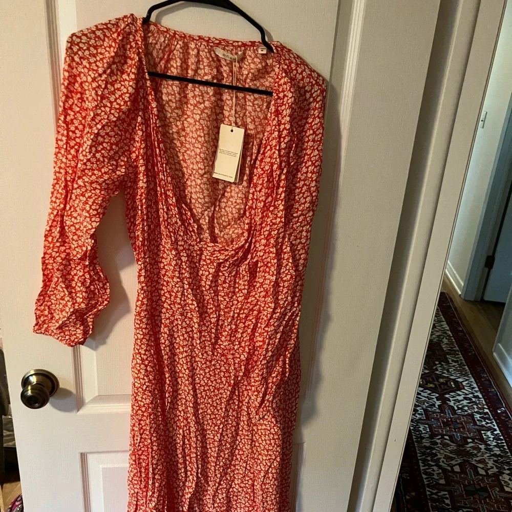Doen flower Maxi Dress —incredibly flattering - Picture 3 of 3